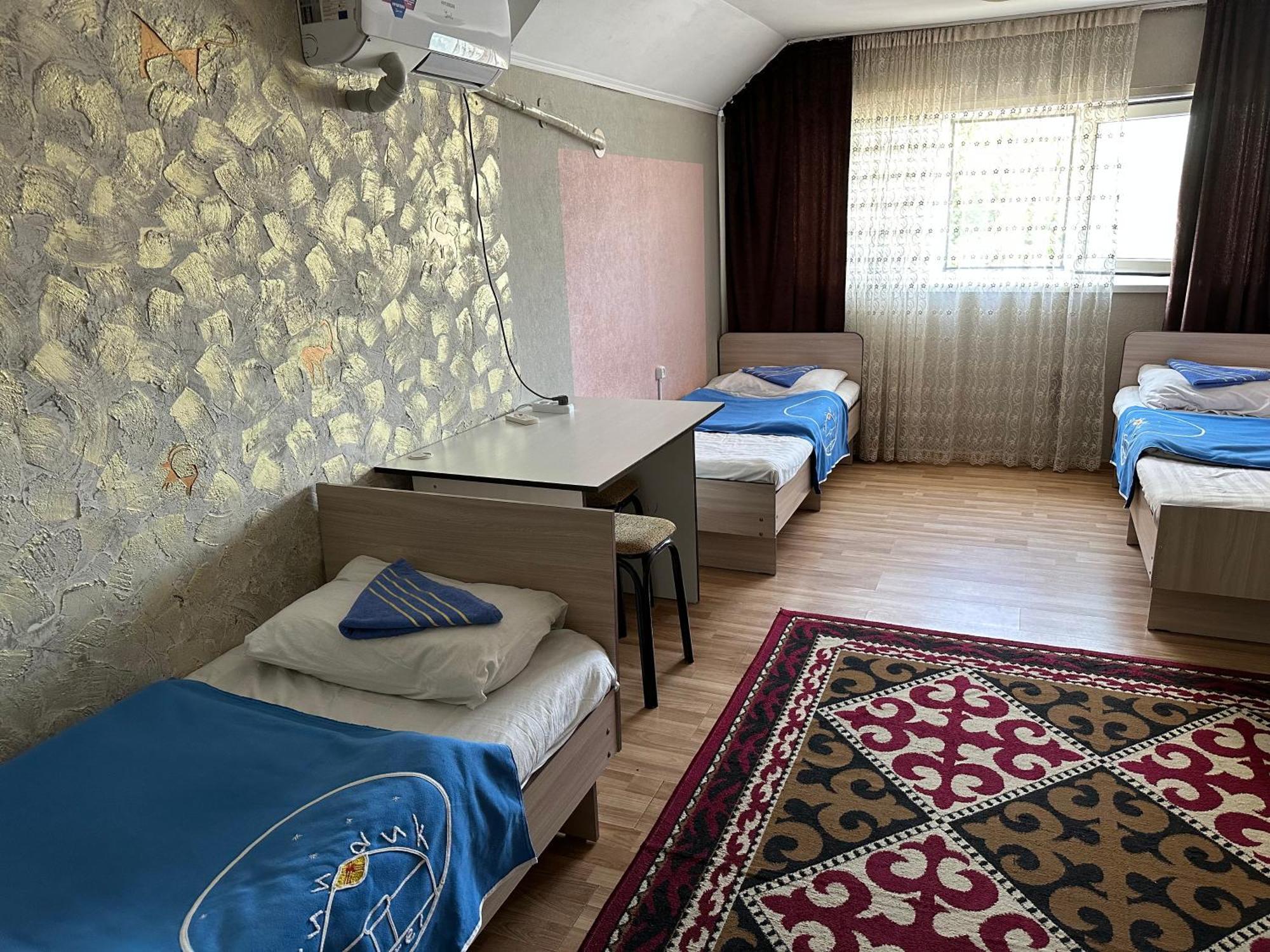 Tunduk Hostel Bishkek Exterior photo