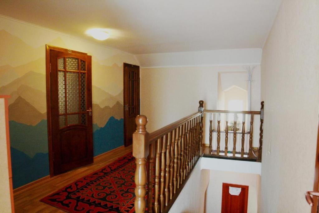 Tunduk Hostel Bishkek Exterior photo